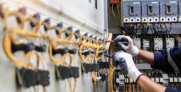 Professional Electrician technician working in San Francisco, CA